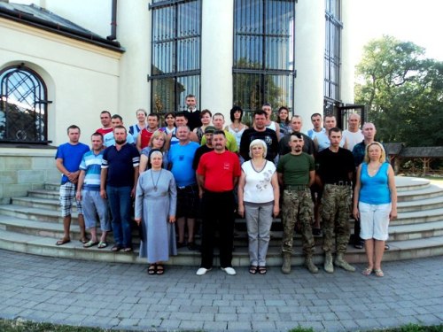 20 військовослужбовців із зони АТО пройшли реабілітацію у Гошівському монастирі.(ФОТО,ВІДЕО) 20 військовослужбовців із зони АТО пройшли реабілітацію у Гошівському монастирі.(ФОТО,ВІДЕО)
